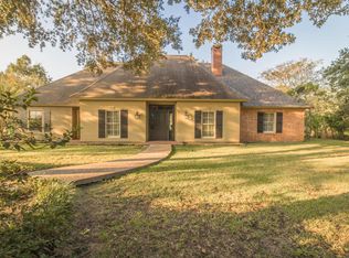 1028 Hugh Dr, Saint Martinville, LA 70582