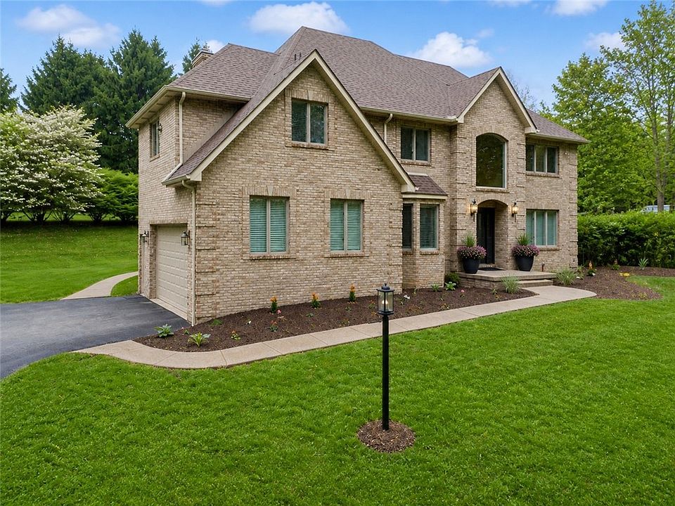 1st image of 1005 Fairway Oaks Dr