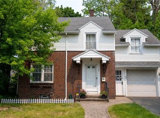 40 Curtice Rd, Rochester, NY 14617