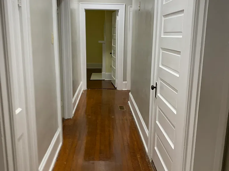 335 Grace St — Photo 4