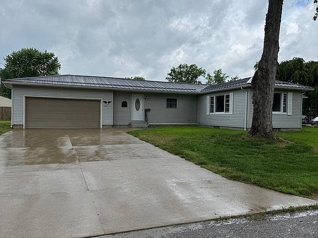 1st image of 1003 Summit Dr