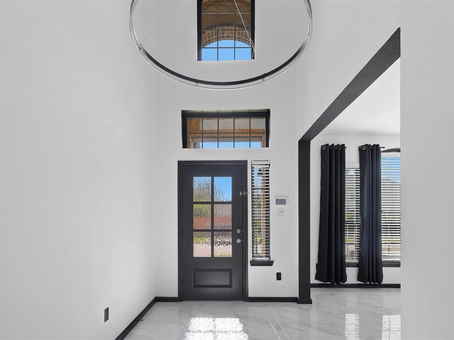 4 bed, 3.5 bath, 2619 sqft, $3,800 — Photo 4
