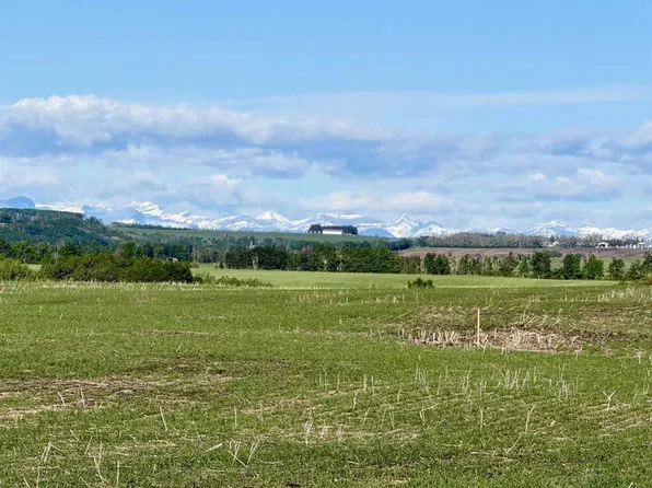 30440 Range Road 35, Mountain View County, AB T0M 1L0