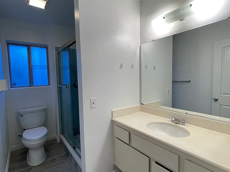 1868 W Phillips Dr — Photo 10