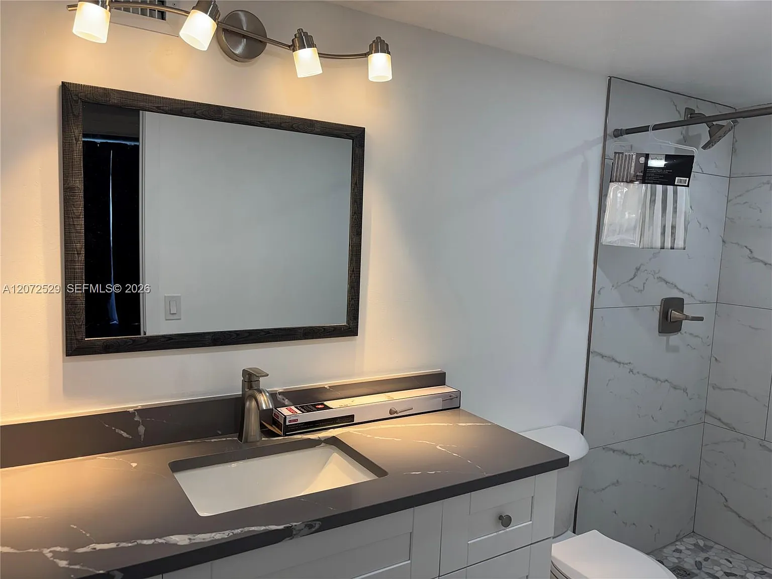 Desoto Park Condo — Photo 3