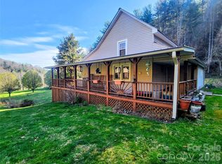 1025 Chandler Cove Rd, Marshall, NC 28753