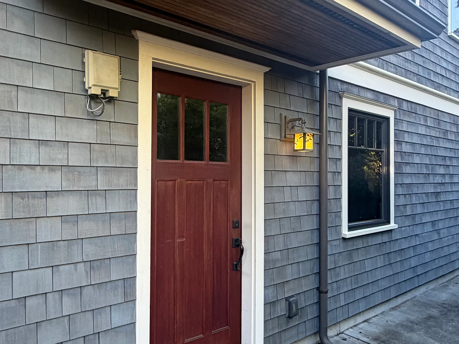3 bed, 825 sqft, $2,750 — Photo 2