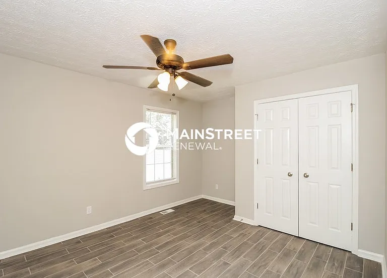 125 Crestworth Ct — Photo 15