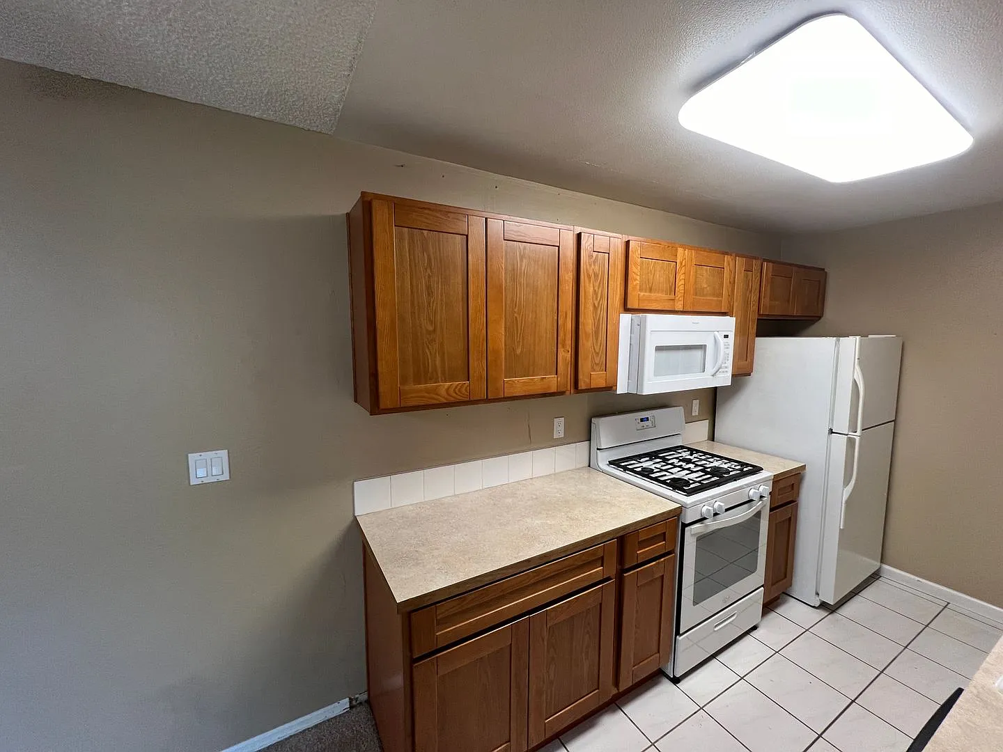 Newly Updated 2 bedroom 1 Bathroom Condo — Photo 4
