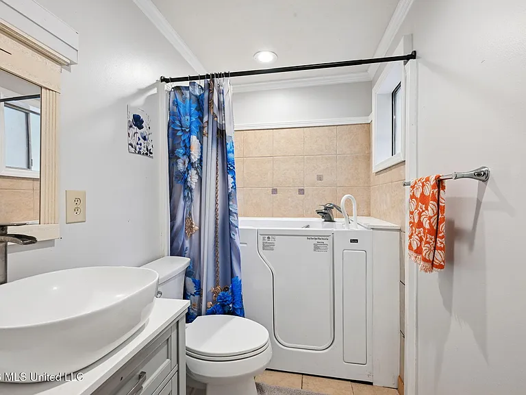 102 W Myrtle St #A — Photo 5