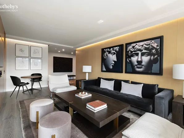 900 Park Avenue image 6 of 17