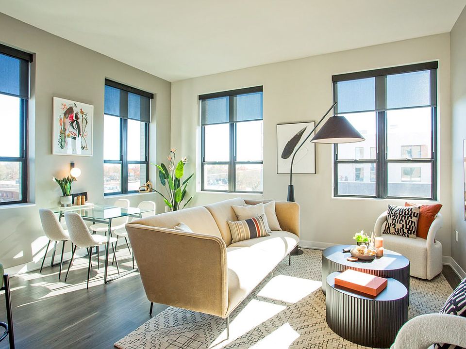 Dining/Living room