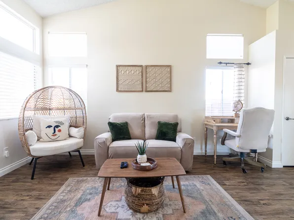 706 Emily Ln, Beaumont, CA 92223