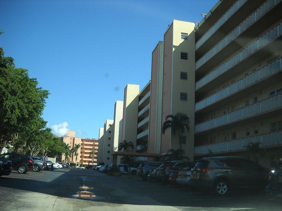 2nd image of 1000 NE 12th Ave APT 305