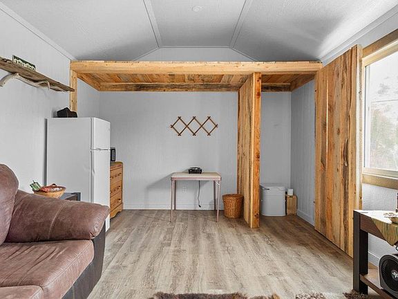 4th image of 59 W Rustic Rd