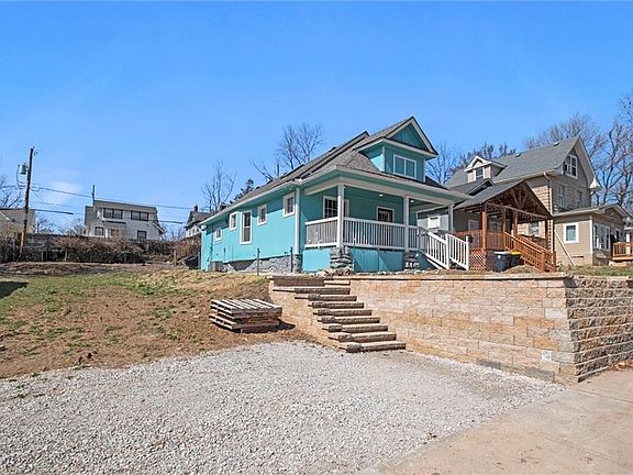 3rd image of 2414 Spruce Ave