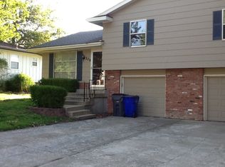 304 S Kenwood Ln, Olathe, KS 66062