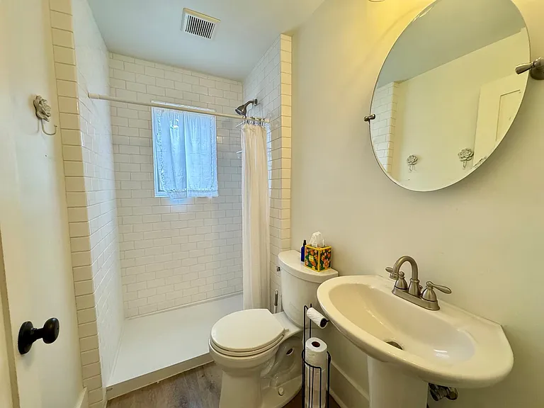418 Broad St — Photo 19