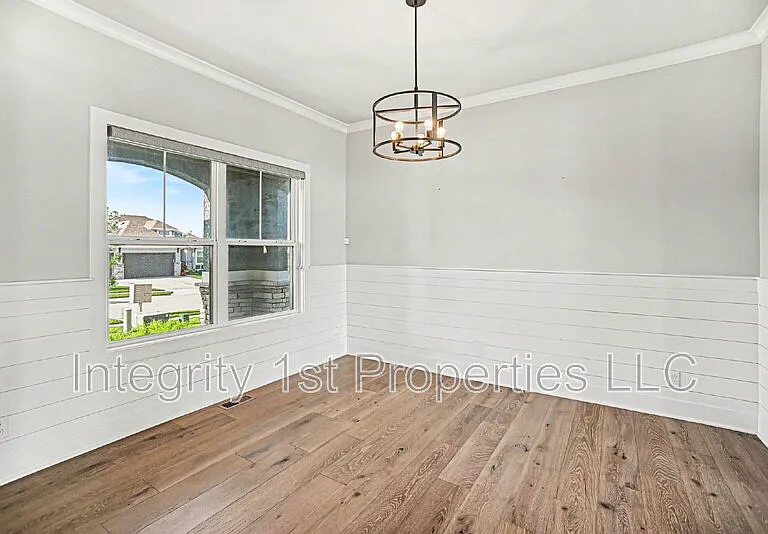 1304 NW 107th Ter — Photo 8