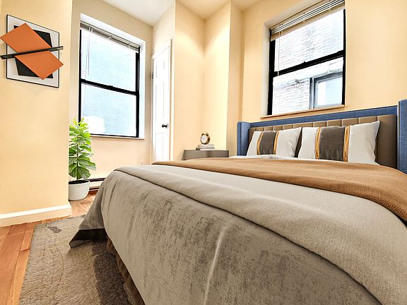 2nd image of 342 Manhattan Ave #3B