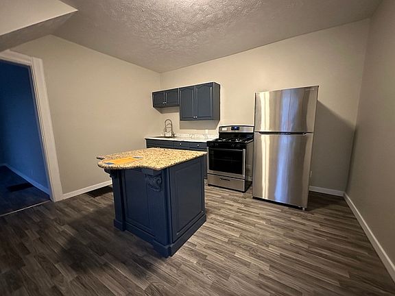 2nd image of 842 Davis St #1