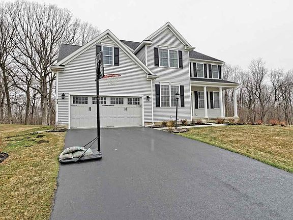 3rd image of 24 Sutton Dr