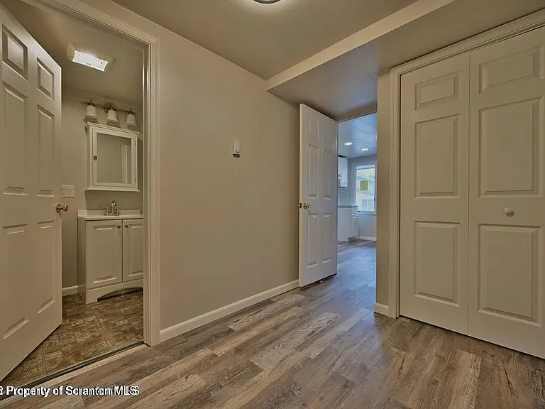 200 Center St — Photo 13