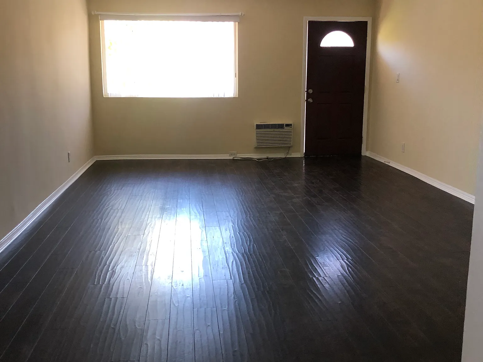 Studio, 683 sqft, $1,785 — Photo 3