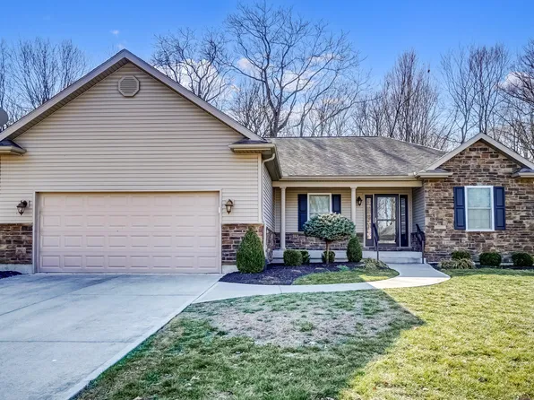 208 Nottinghill Ln, Troy, OH 45373