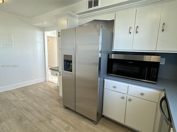 2nd image of 2780 NE 183rd St APT 2102