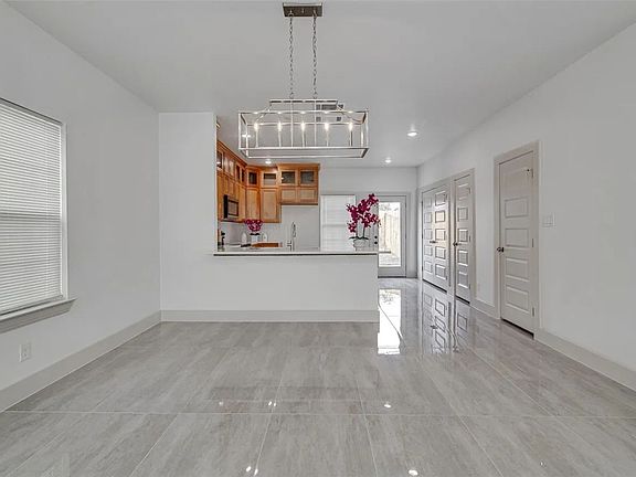 4th image of 3155 Glen Garden Dr N Unit 1