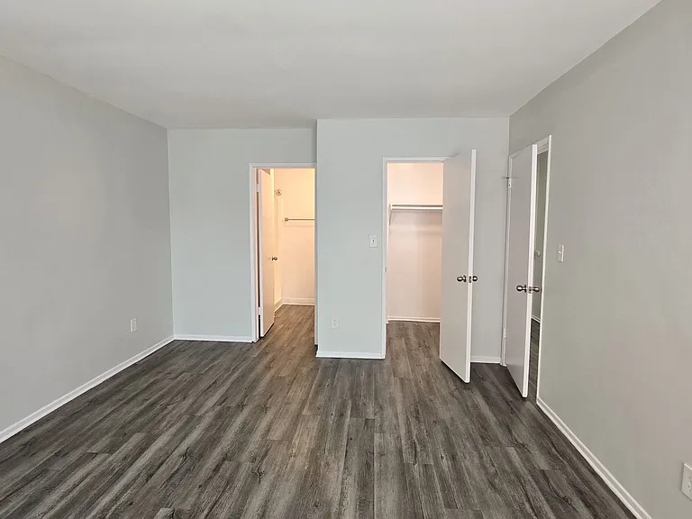 18400 Prairie Street — Photo 58