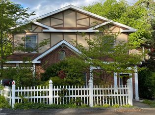 2905 24th St N, Arlington, VA 22207