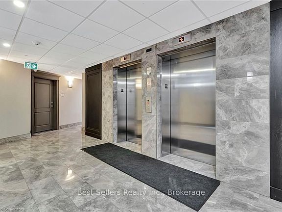 5th image of 125 Shoreview Pl #208