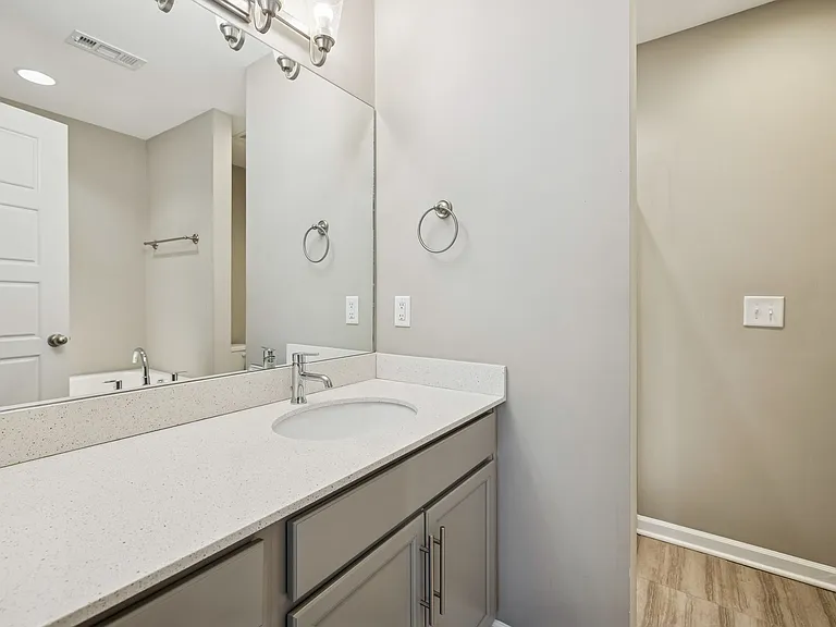 3219 Clemons Cir — Photo 4