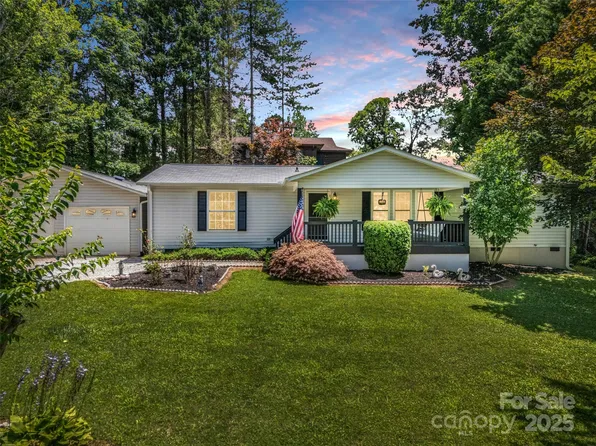 1040 Mountain View St, Hendersonville, NC 28739