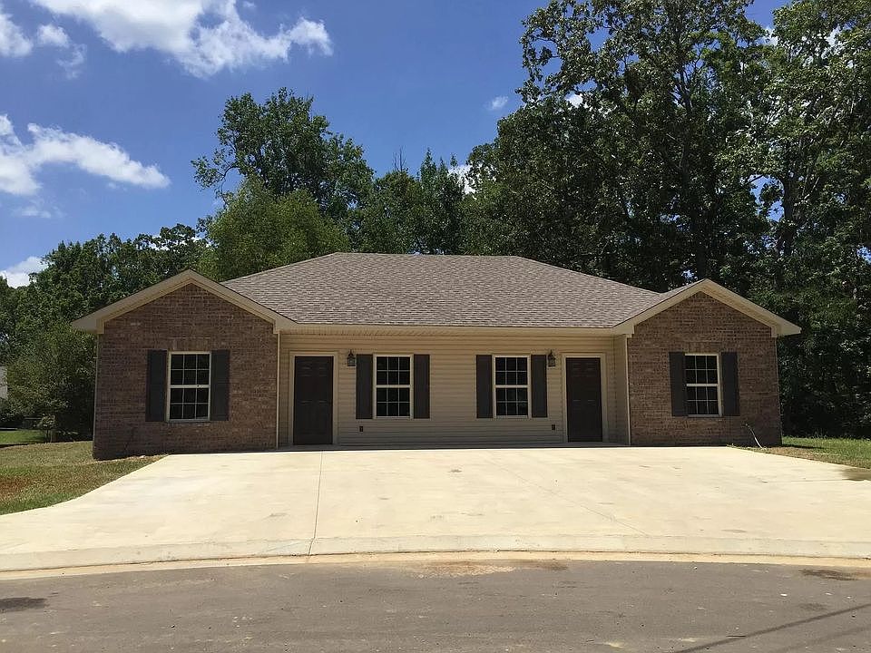 1st image of 103 Flagstone Dr #103
