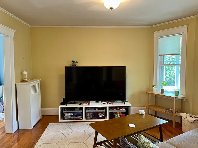 52 Mount Vernon St — Photo 3