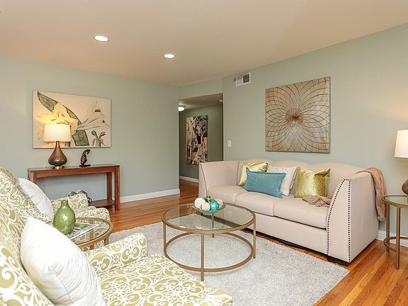 3rd image of 3315 Mauricia Ave