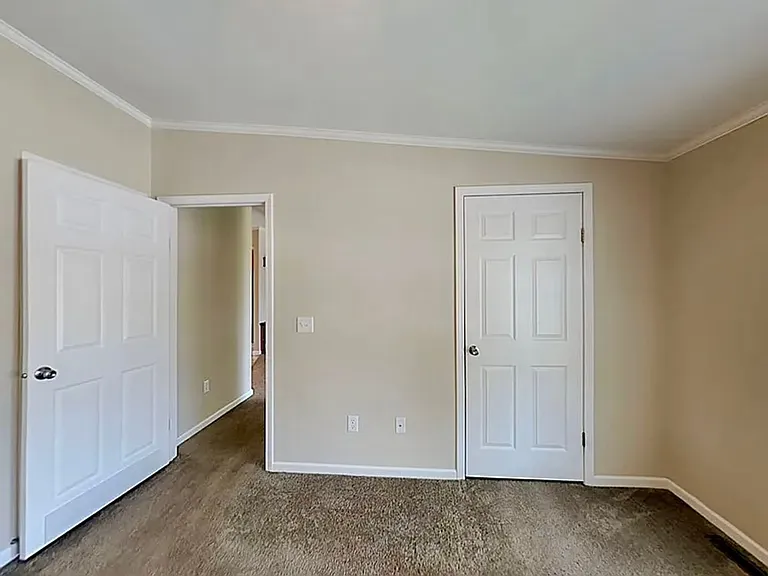 902 Baltimore Rd — Photo 11