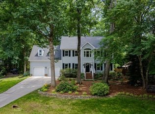 102 Turnberry Ln, Cary, NC 27518