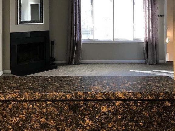 5th image of 25 Little Oak Ln #25