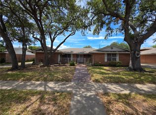 526 Meadowbrook Dr, Corpus Christi, TX 78412