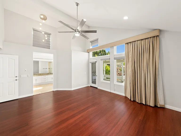 1068 Pacific Hill St — Photo 36