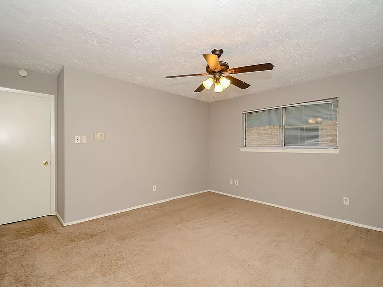 8319 Bird Run Dr — Photo 18