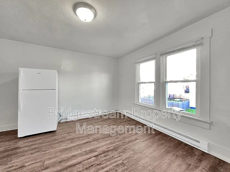 21B John St — Photo 4