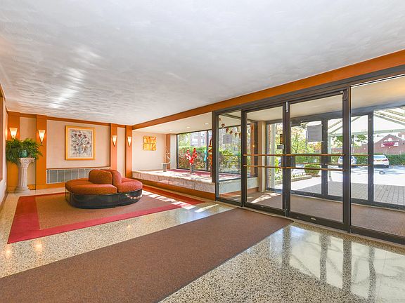 3rd image of 23-25 Bell Blvd #3E