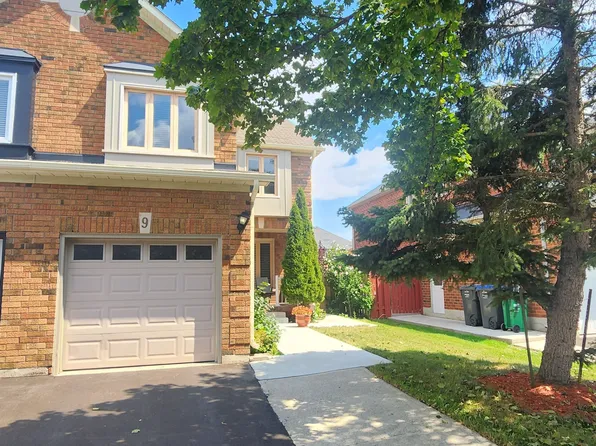 9 Palmolive St, Brampton, ON L6R 1P4