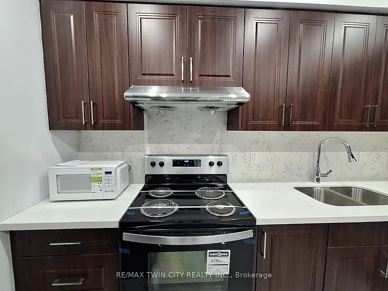15 Spring Creek St — Photo 16