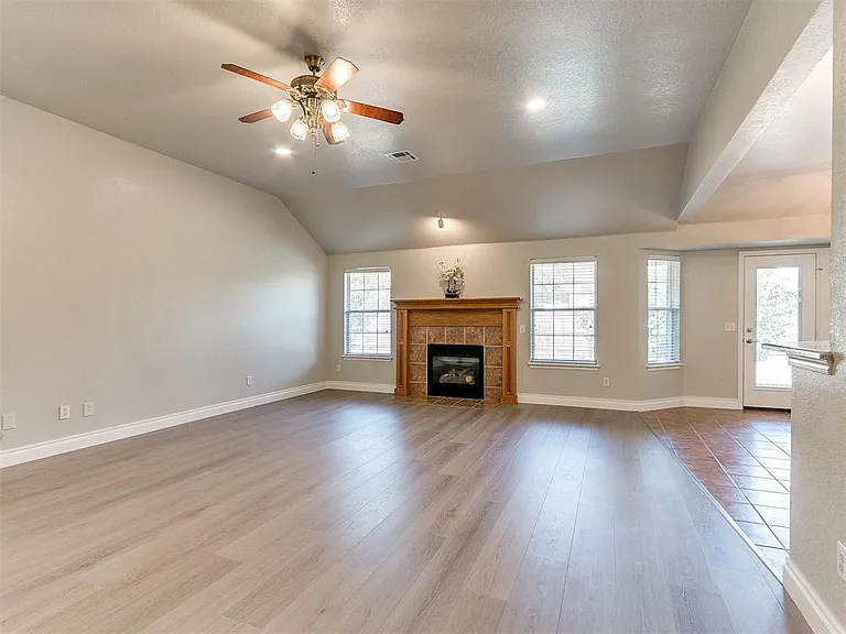 1305 Melisa Dr — Photo 12